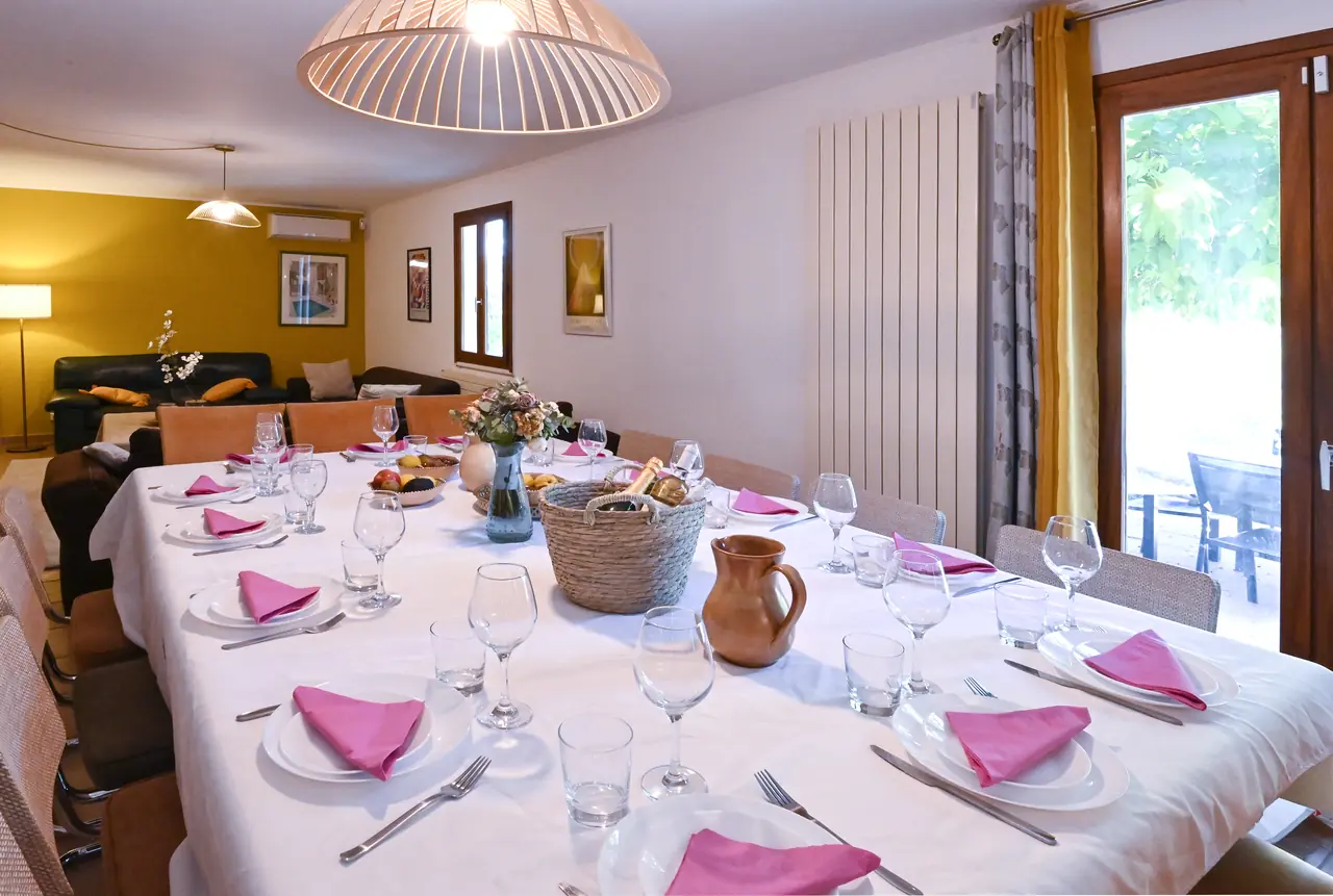 La grande table de réception